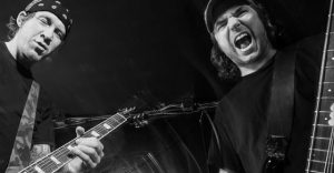 look-cool-stage-guitar